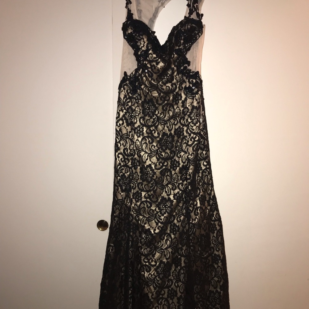 Dress - Picture 3 of 6